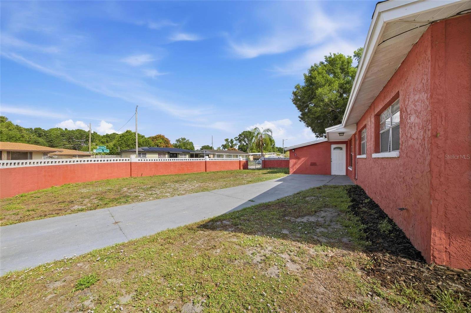 7102 DELLWOOD DR, Tampa, FL 33619