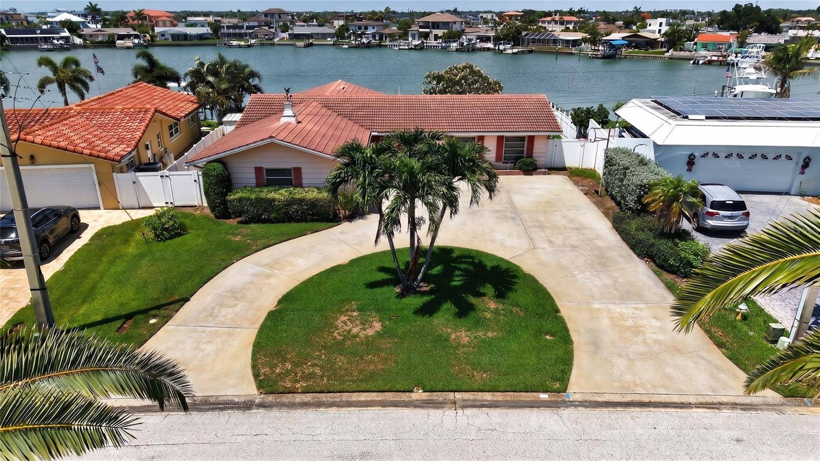 7957 10TH AVE S, St Petersburg, FL 33707