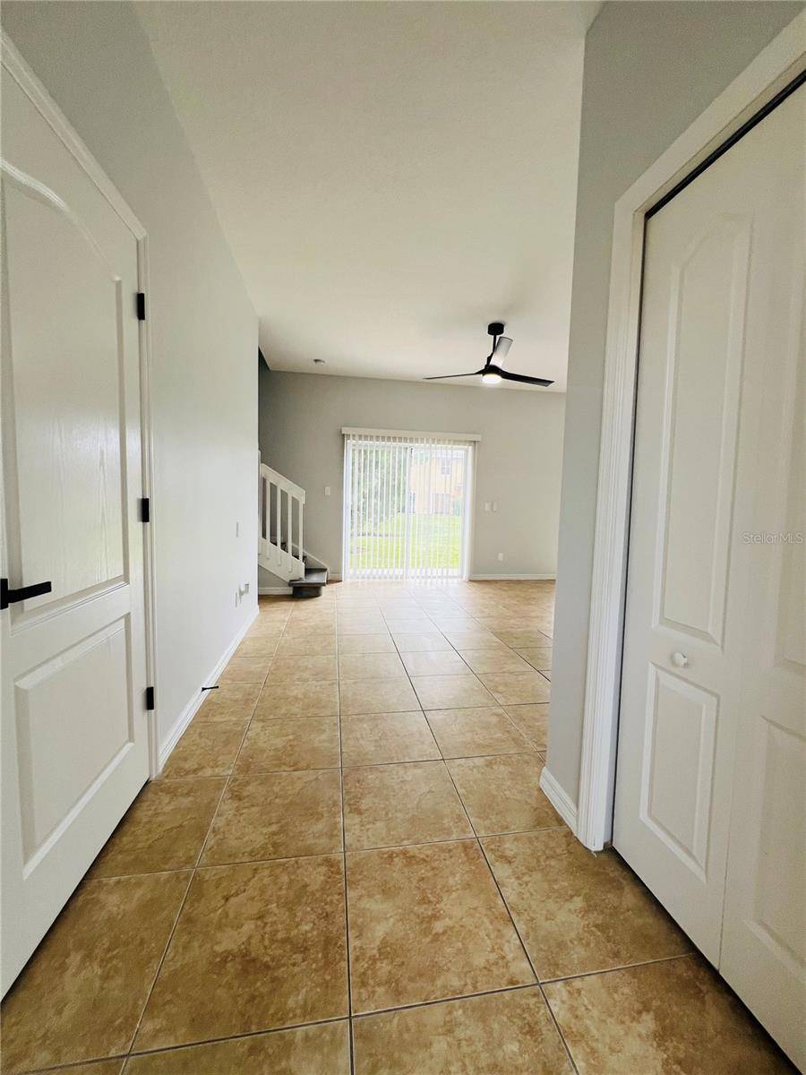 9096 IRON OAK AVE, Tampa, FL 33647