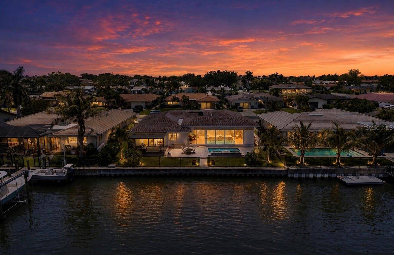 2011 MICHIGAN AVE NE, St Petersburg, FL 33703