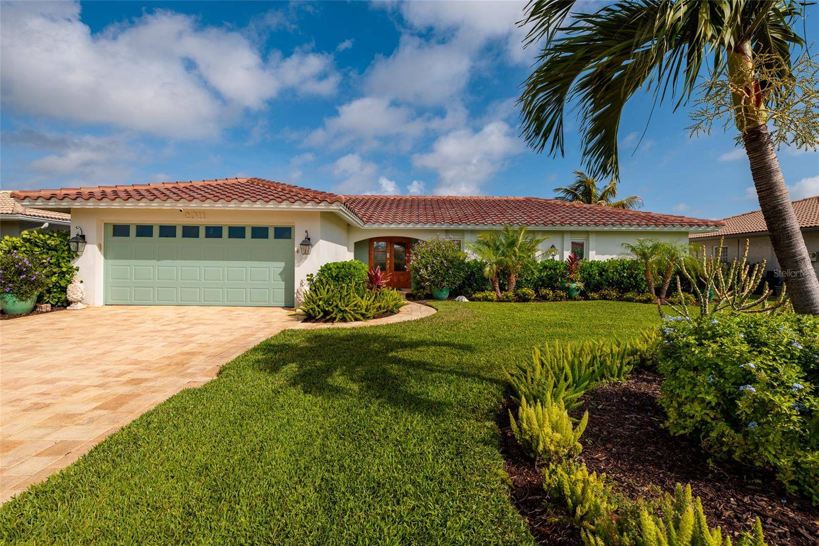 2011 MICHIGAN AVE NE, St Petersburg, FL 33703