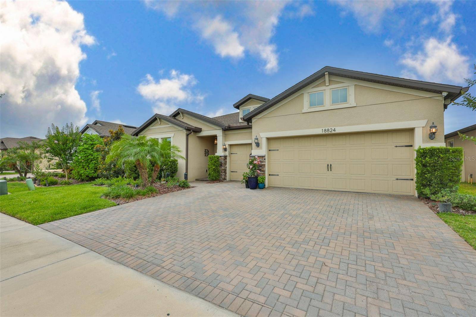 18824 ALDER GLEN DR, Lutz, FL 33558
