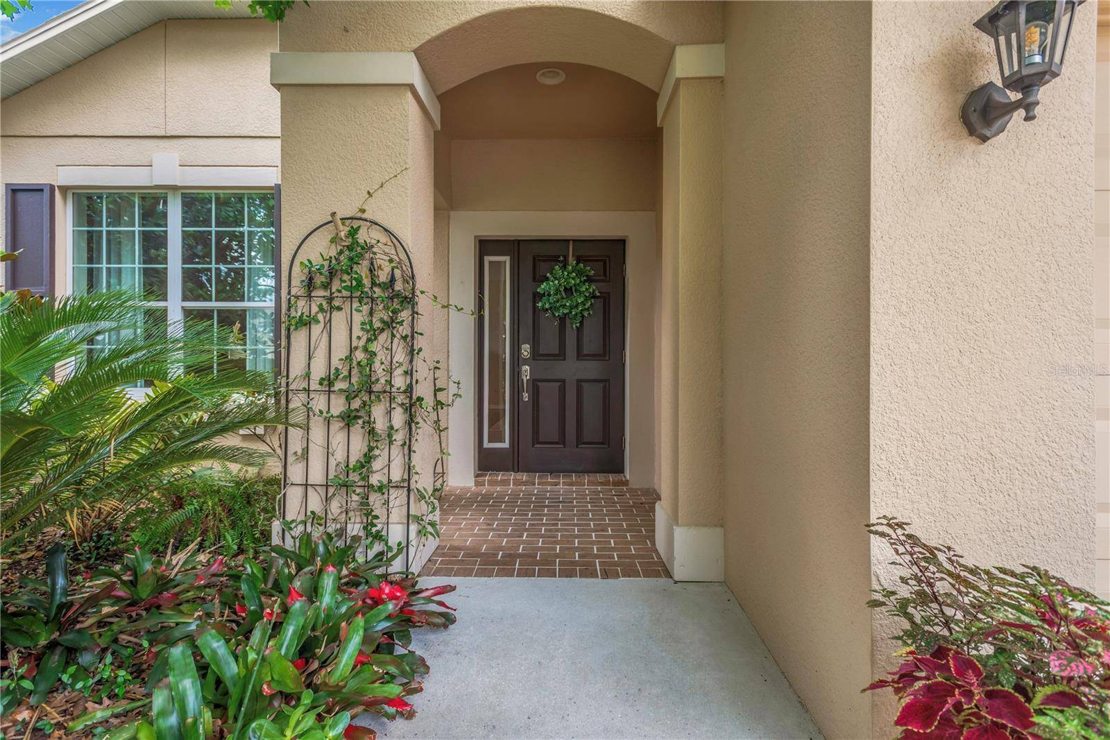 10859 BREAKING ROCKS DR, Tampa, FL 33647