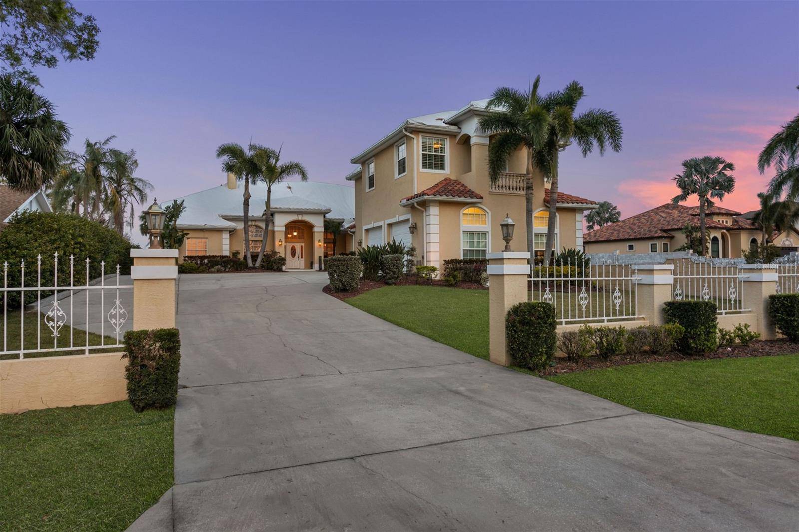 4915 TROYDALE RD, Tampa, FL 33615