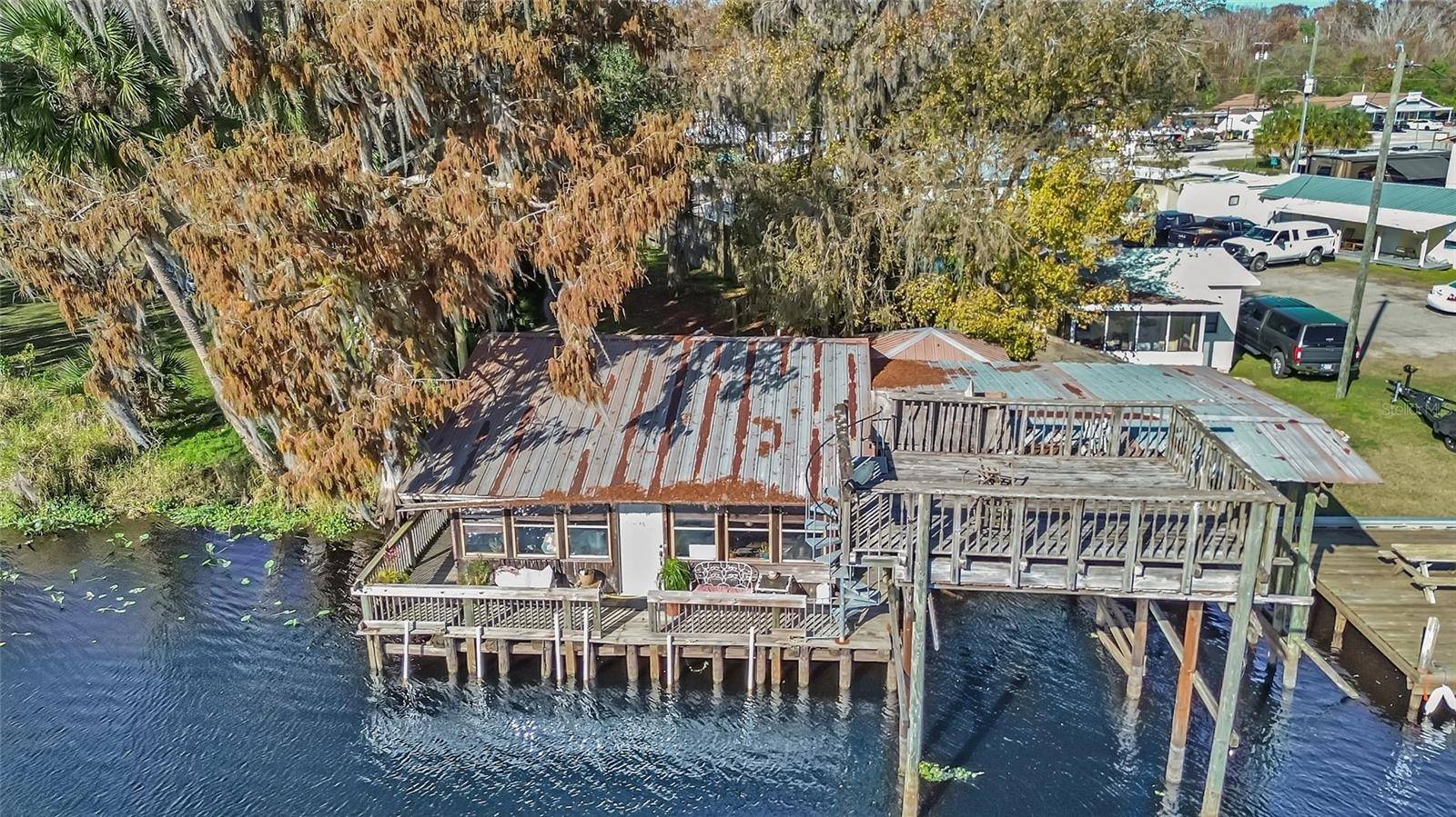 55512 FRONT ST, Astor, FL 32102