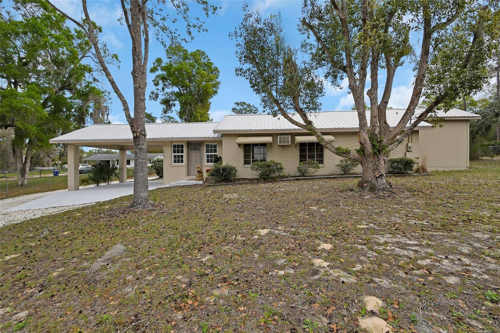 4611 GRAND AVE, De Leon Springs, FL 32130