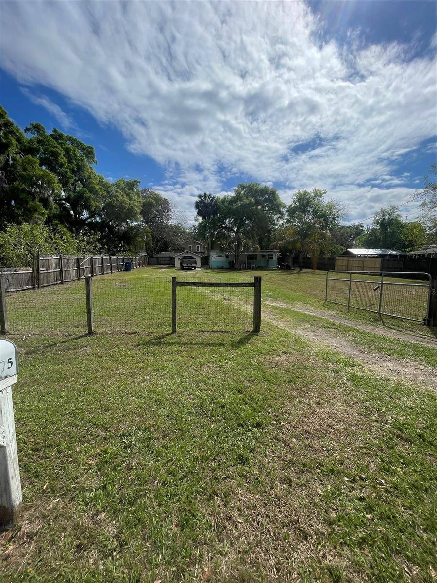 5075 CENTRAL AVE, De Leon Springs, FL 32130