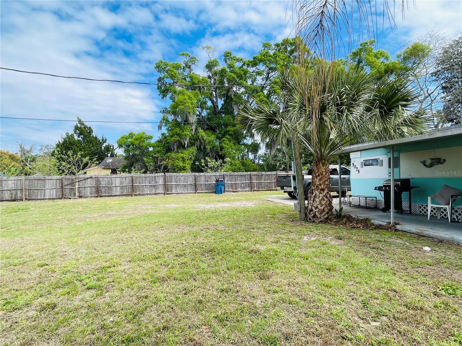 5075 CENTRAL AVE, De Leon Springs, FL 32130