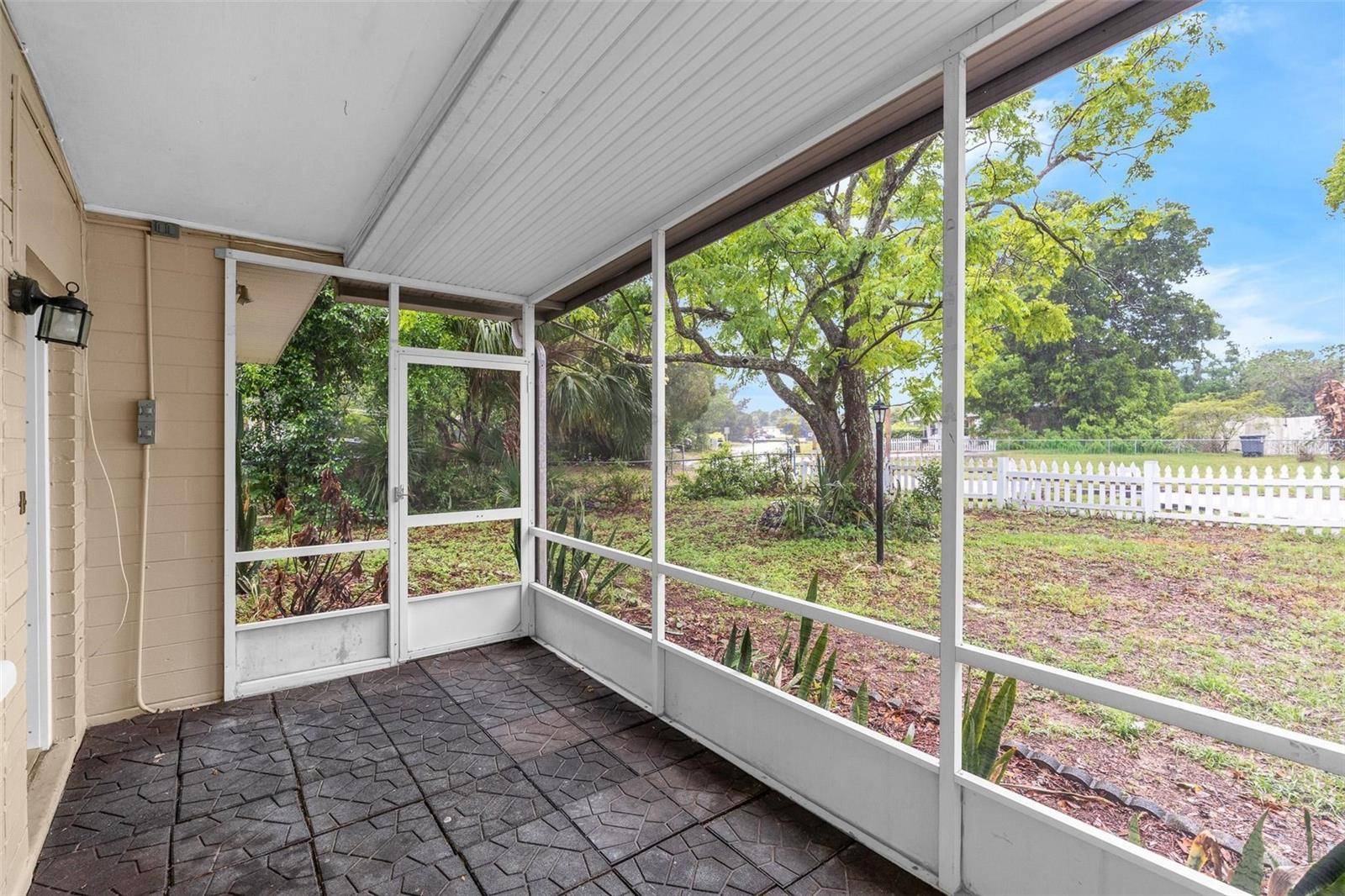 1712 TALLAHASSEE DR, Daytona Beach, FL 32117