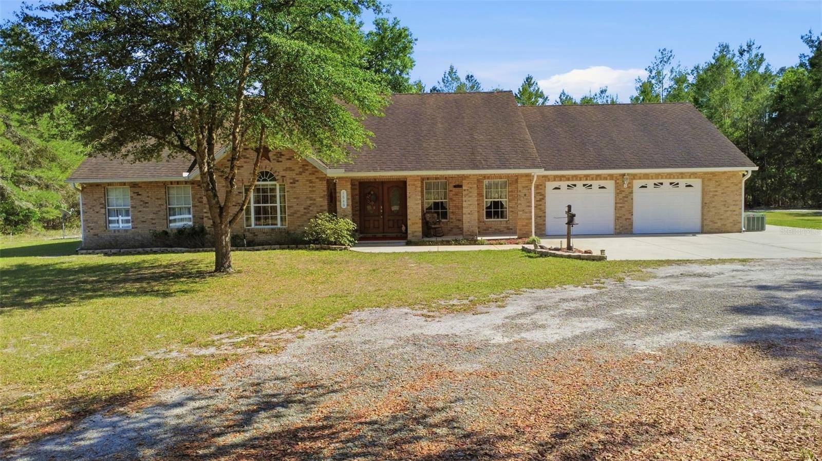 1640 RED DOG RD, De Leon Springs, FL 32130