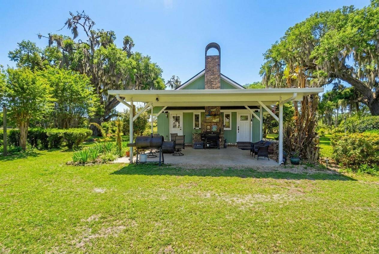 1403 BLACKWELDER RD, De Leon Springs, FL 32130