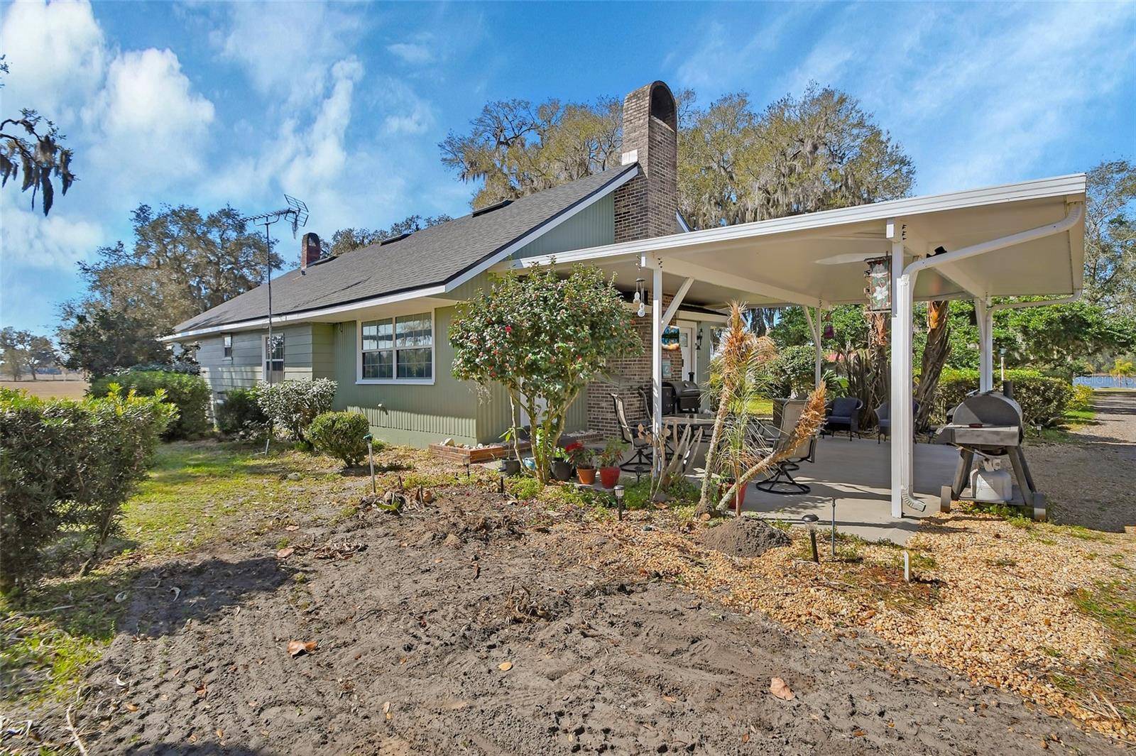 1403 BLACKWELDER RD, De Leon Springs, FL 32130