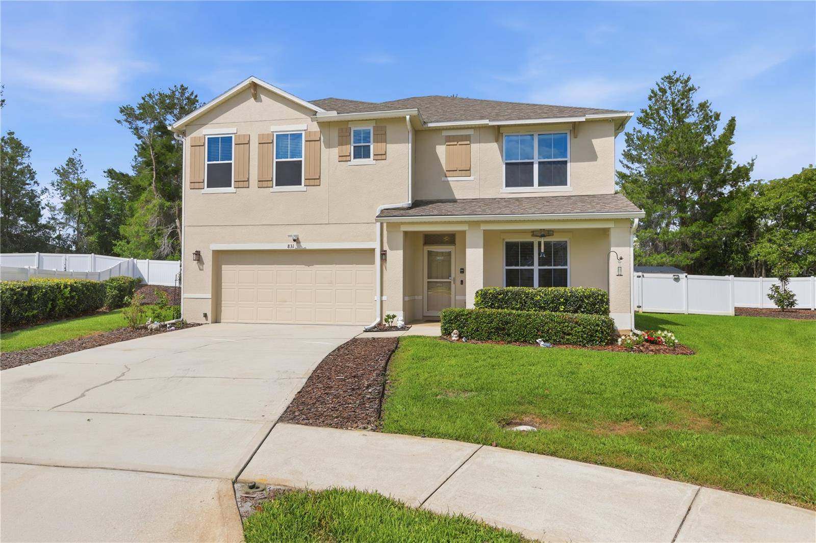 831 OAK HOLLOW LOOP, Deland, FL 32724