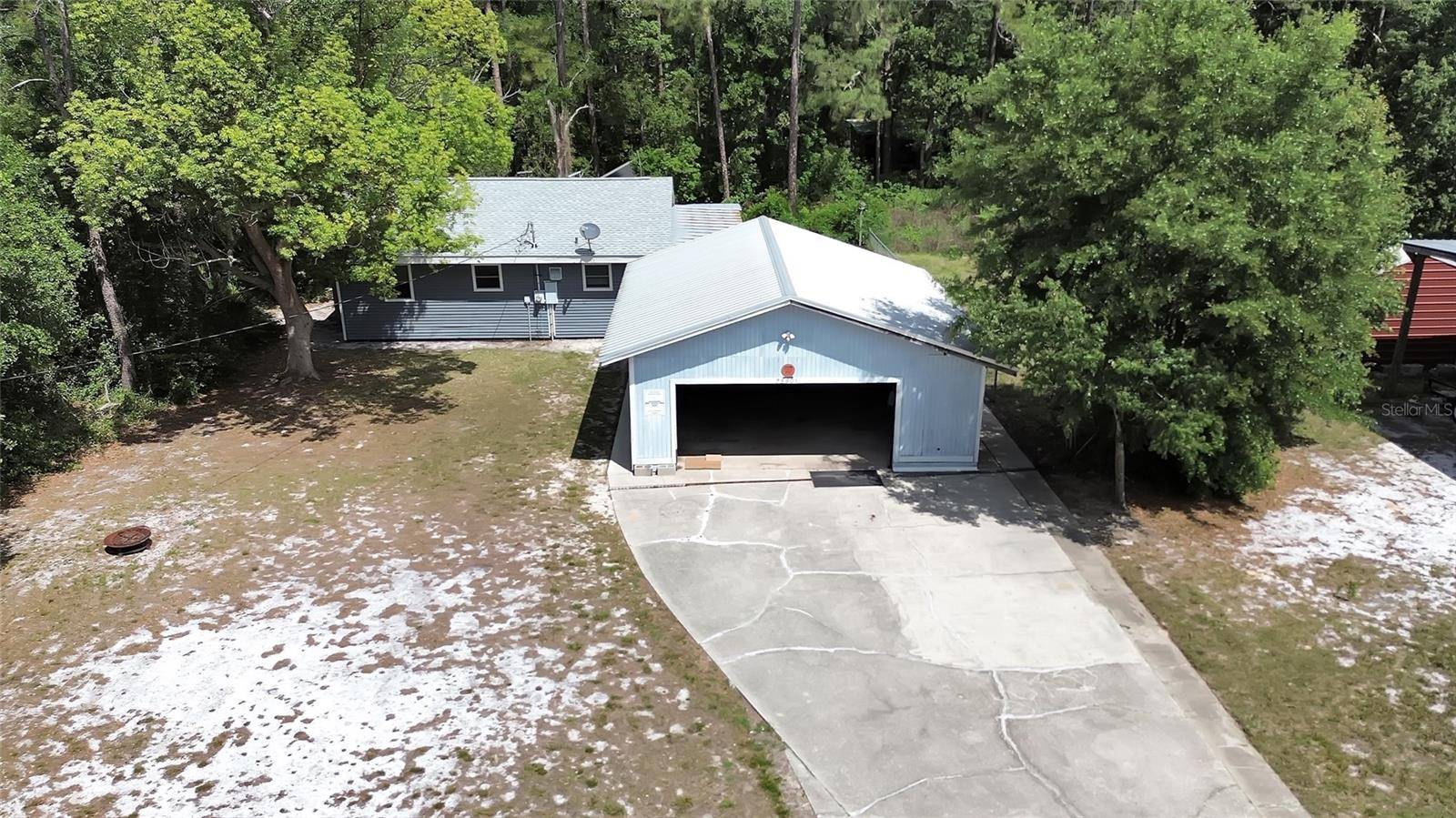 25801 BLUE LAKES DR, Paisley, FL 32767