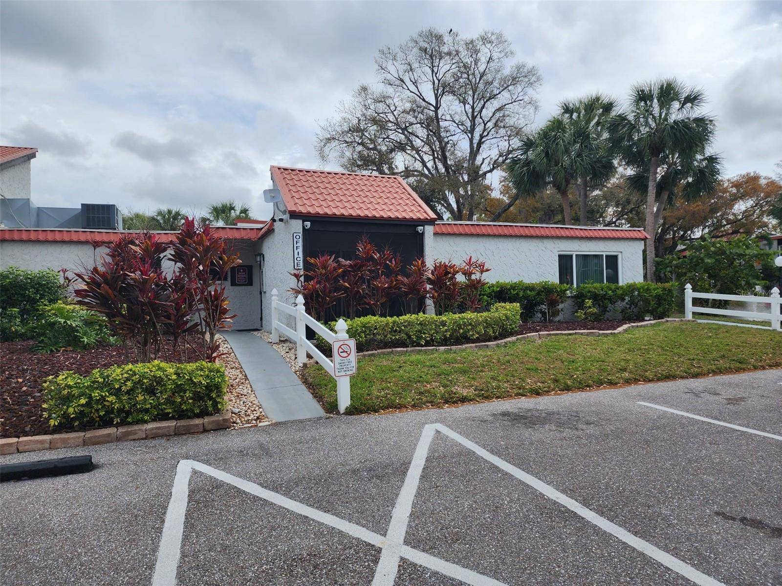 3249 BENEVA RD #204, Sarasota, FL 34232