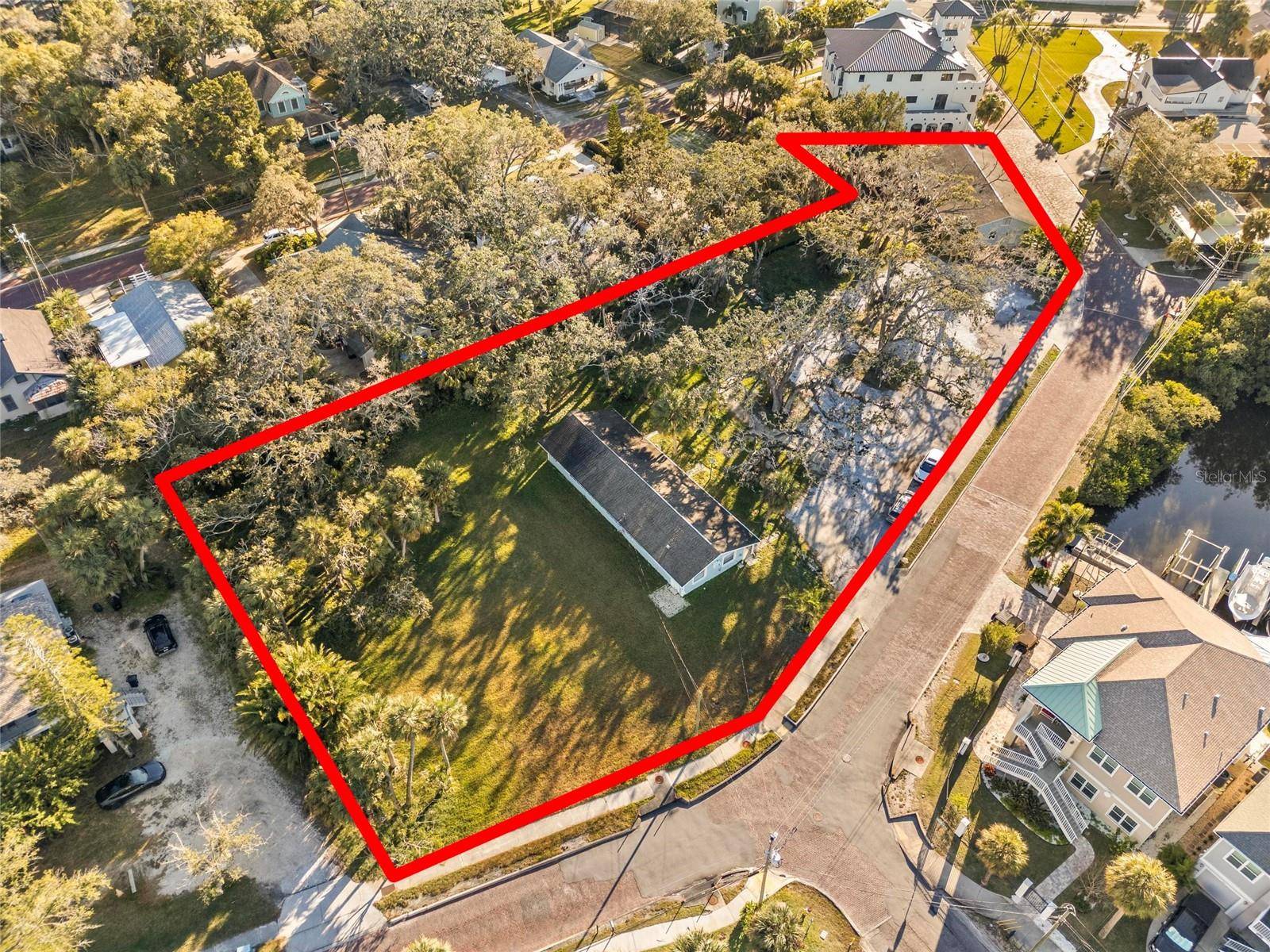 404 CANAL ST, Tarpon Springs, FL 34689