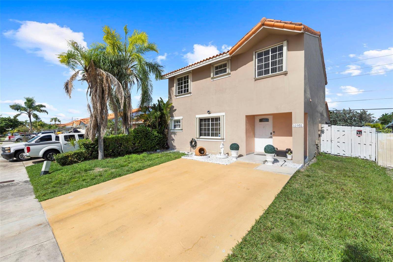 11951 SW 208TH TER, Miami, FL 33177
