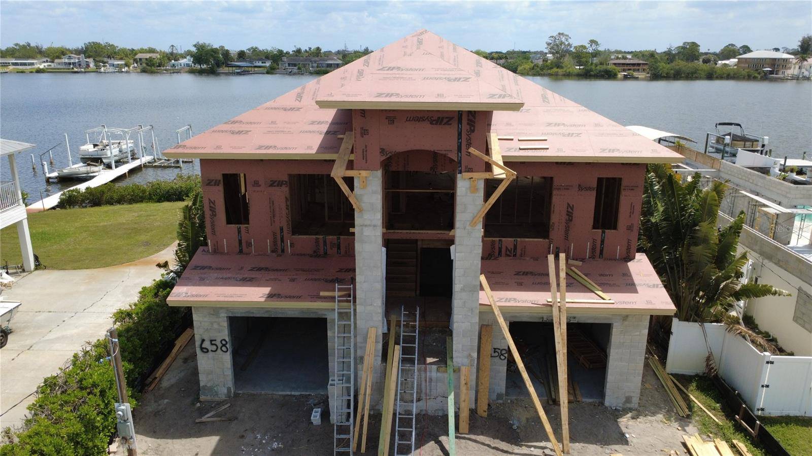 658 BAYSHORE DR, Tarpon Springs, FL 34689
