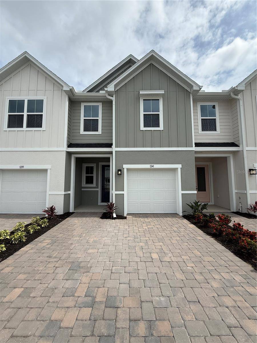 1241 PINEYWOOD FIELD DR, Davenport, FL 33837