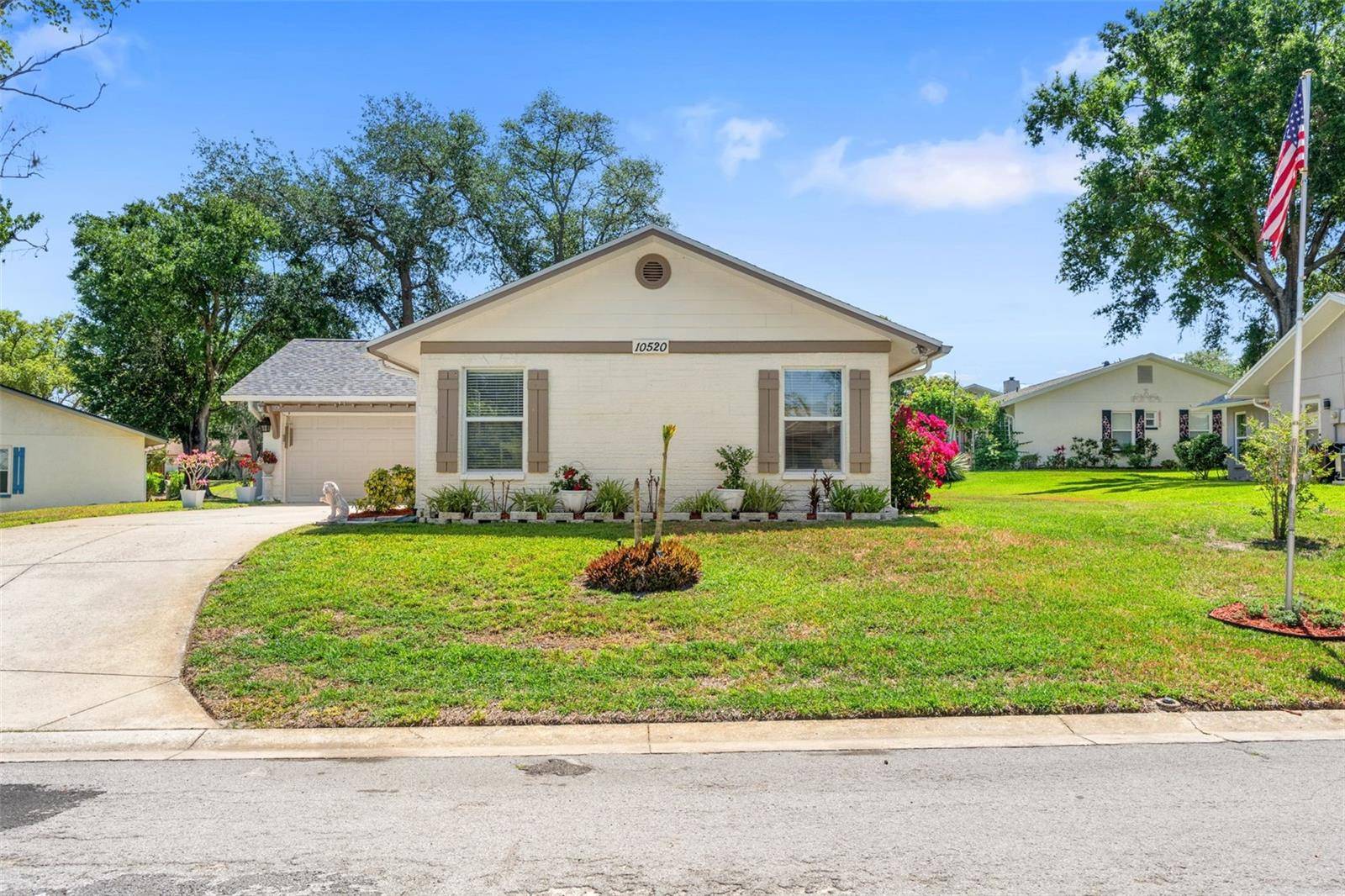 10520 SPRINGWOOD DR, Port Richey, FL 34668
