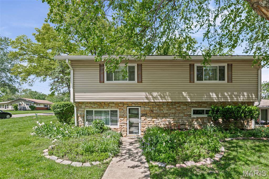 1237 Gerber RD, Edwardsville, IL 62025