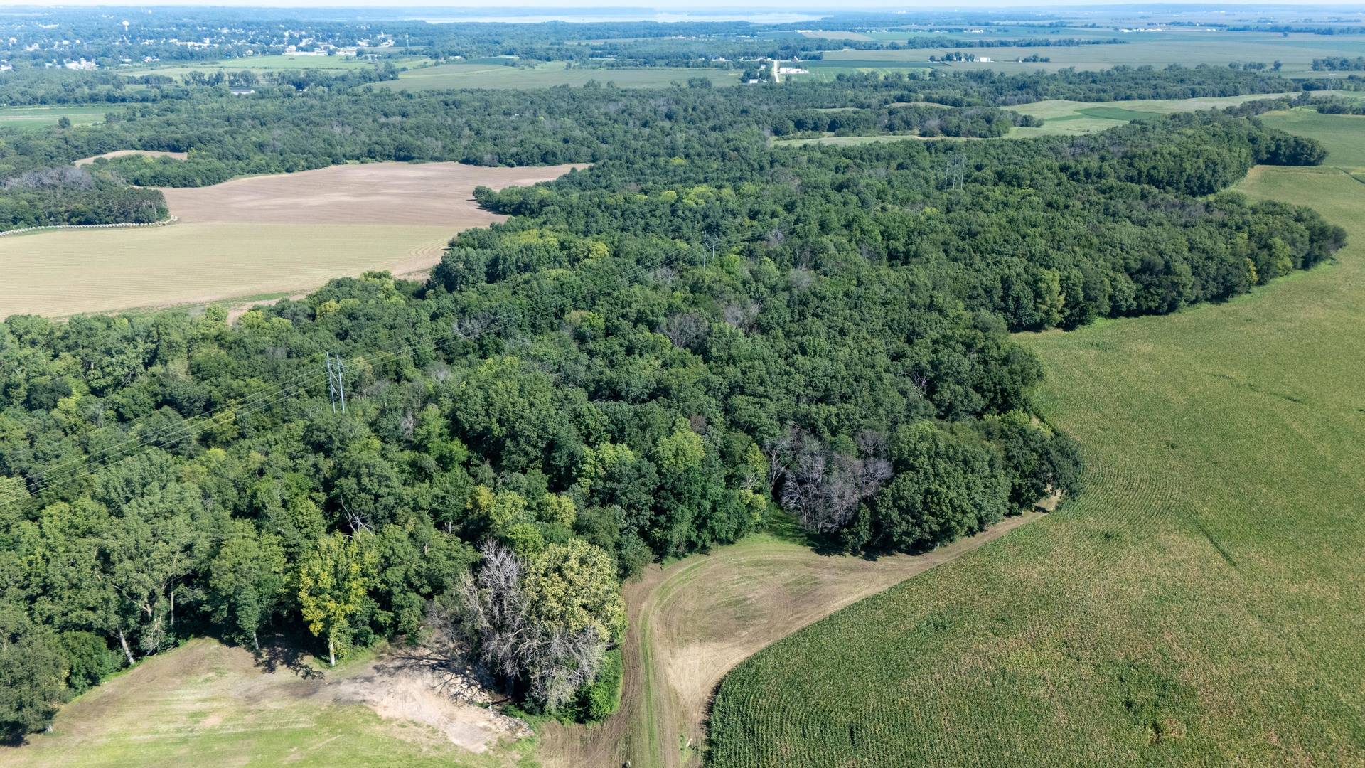 0 Holly RD, Fulton, IL 61252