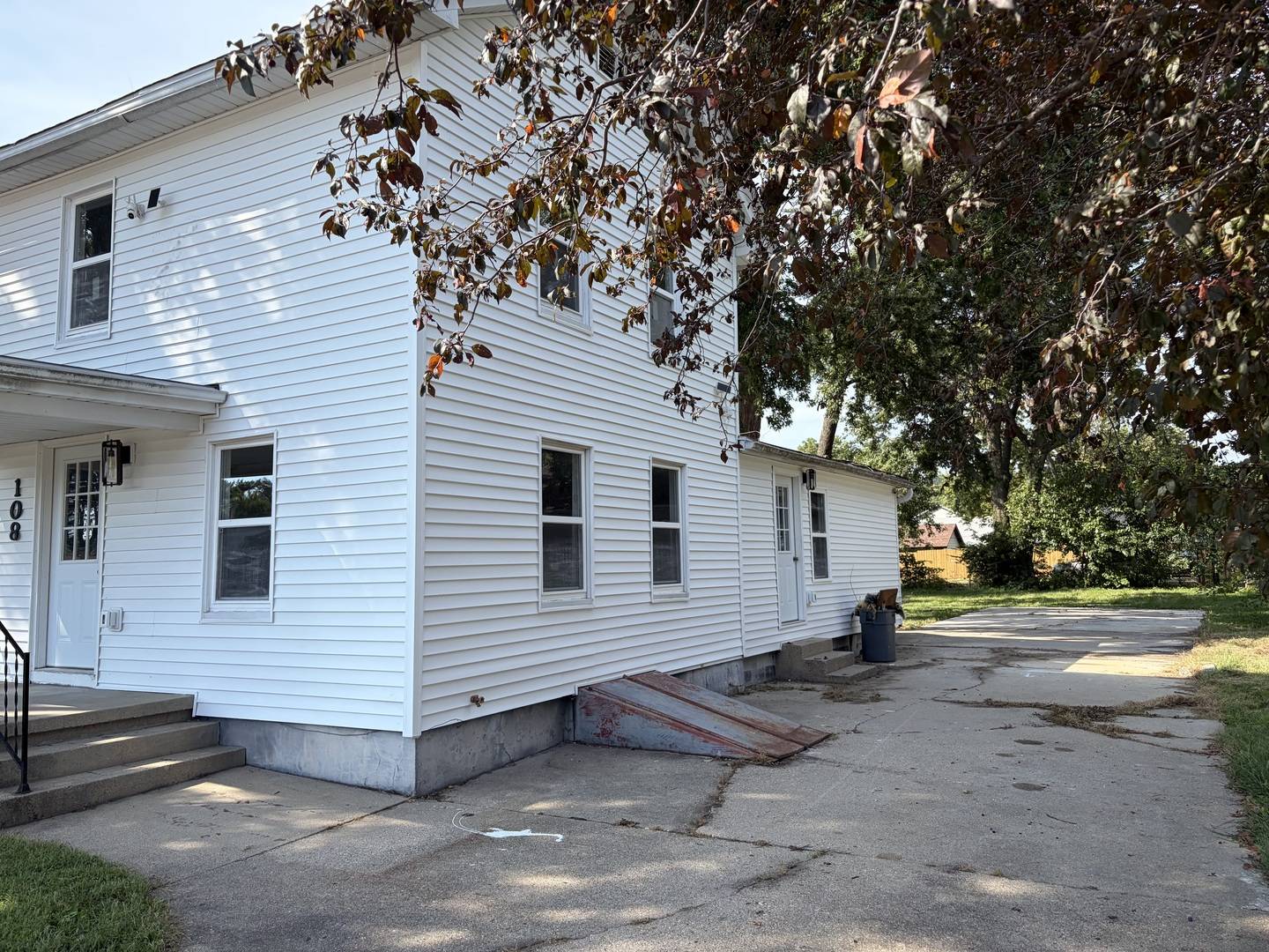 108 Deleon ST, Ottawa, IL 61350