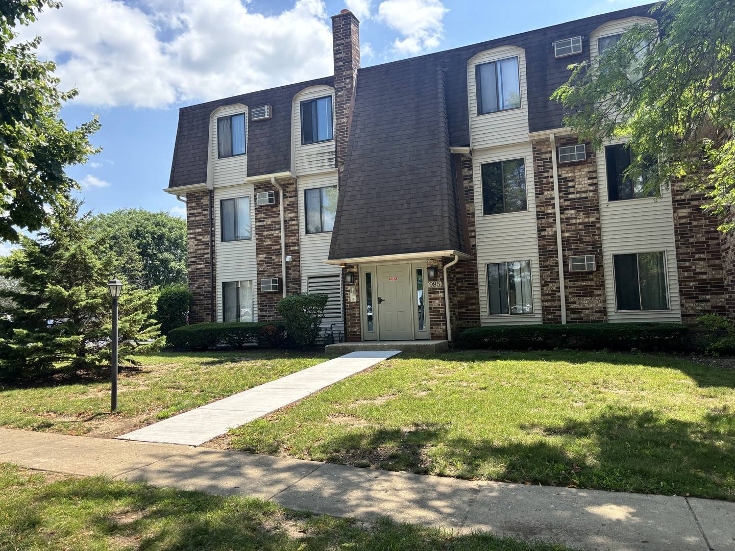 985 S Court Of Shorewood CT #2B, Vernon Hills, IL 60061