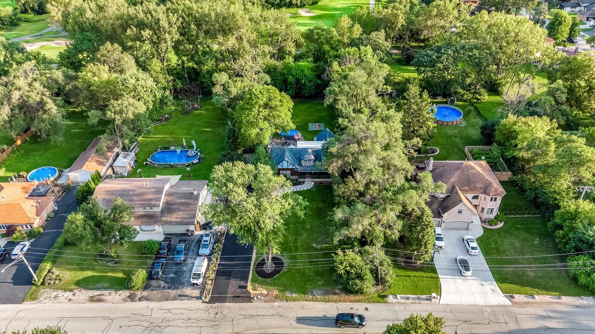 7555 W 105th ST, Palos Hills, IL 60465