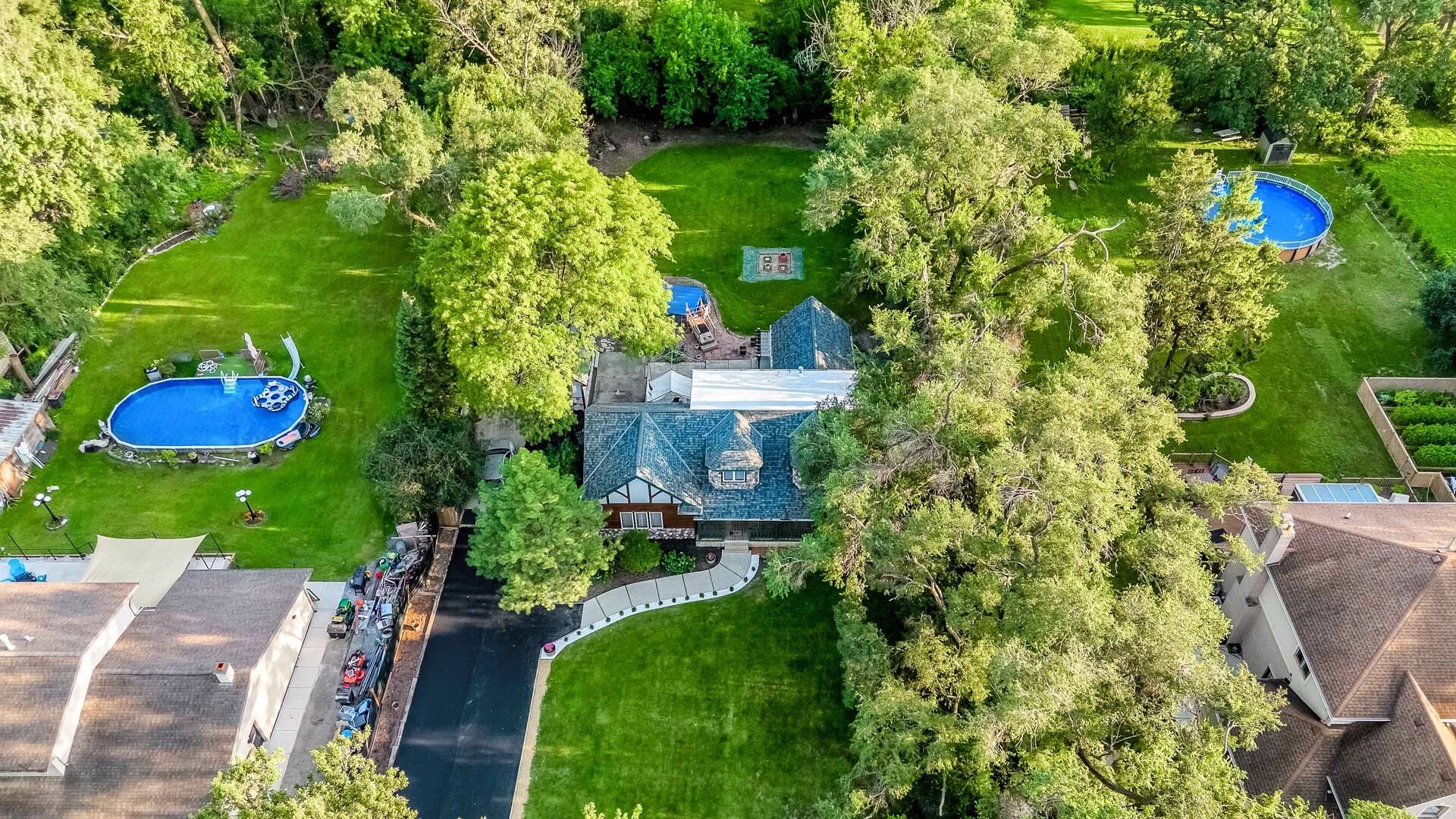 7555 W 105th ST, Palos Hills, IL 60465