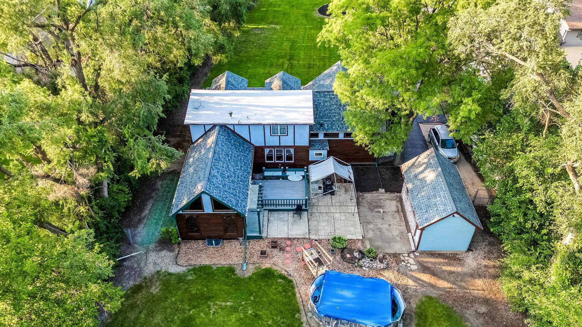 7555 W 105th ST, Palos Hills, IL 60465