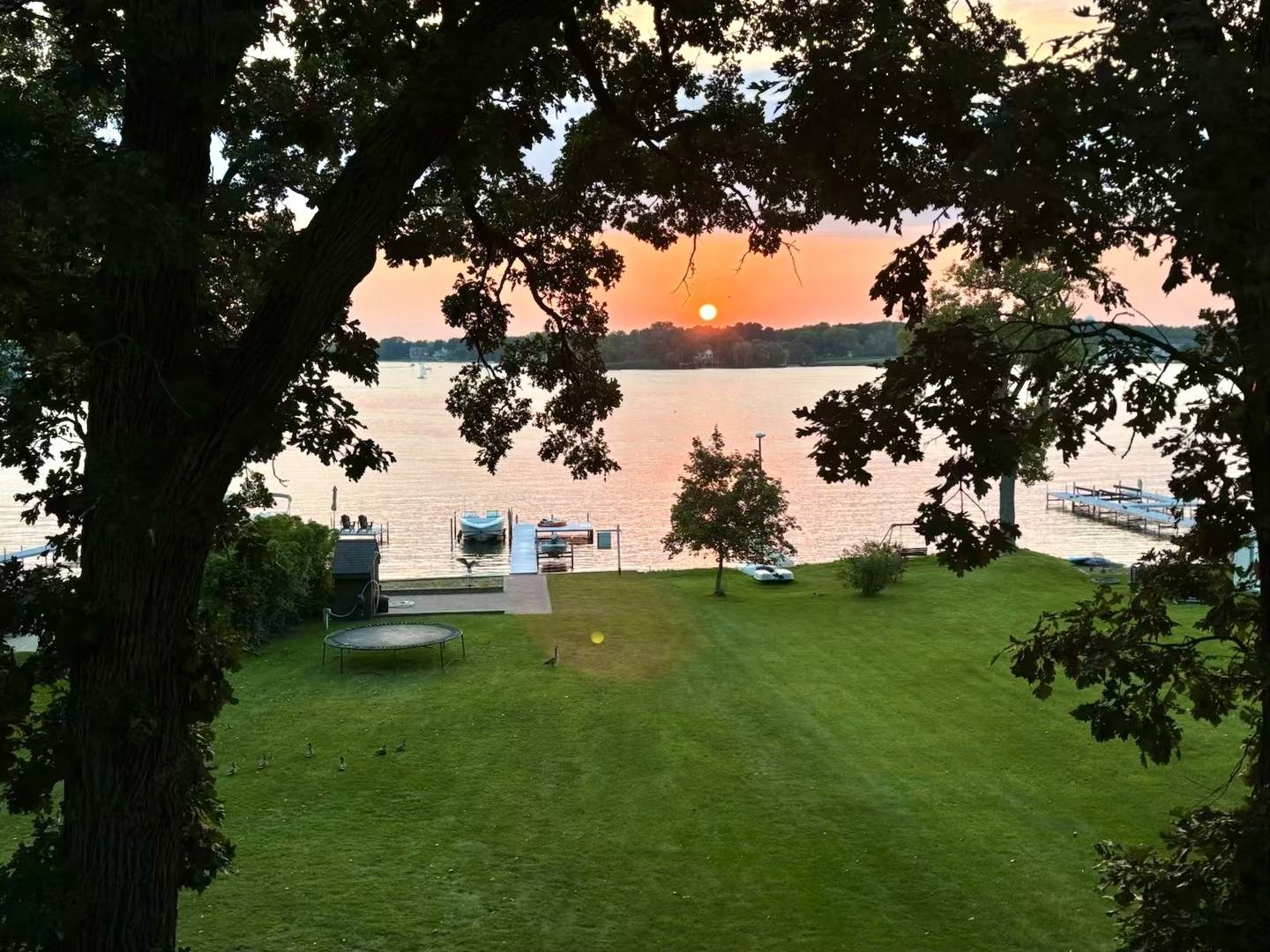605 Lake Shore BLVD, Wauconda, IL 60084