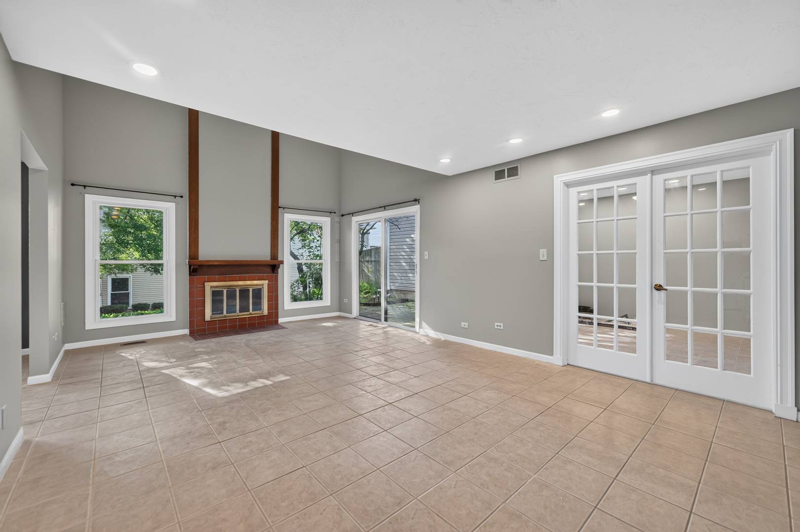 244 Coventry CT #244, Bloomingdale, IL 60108