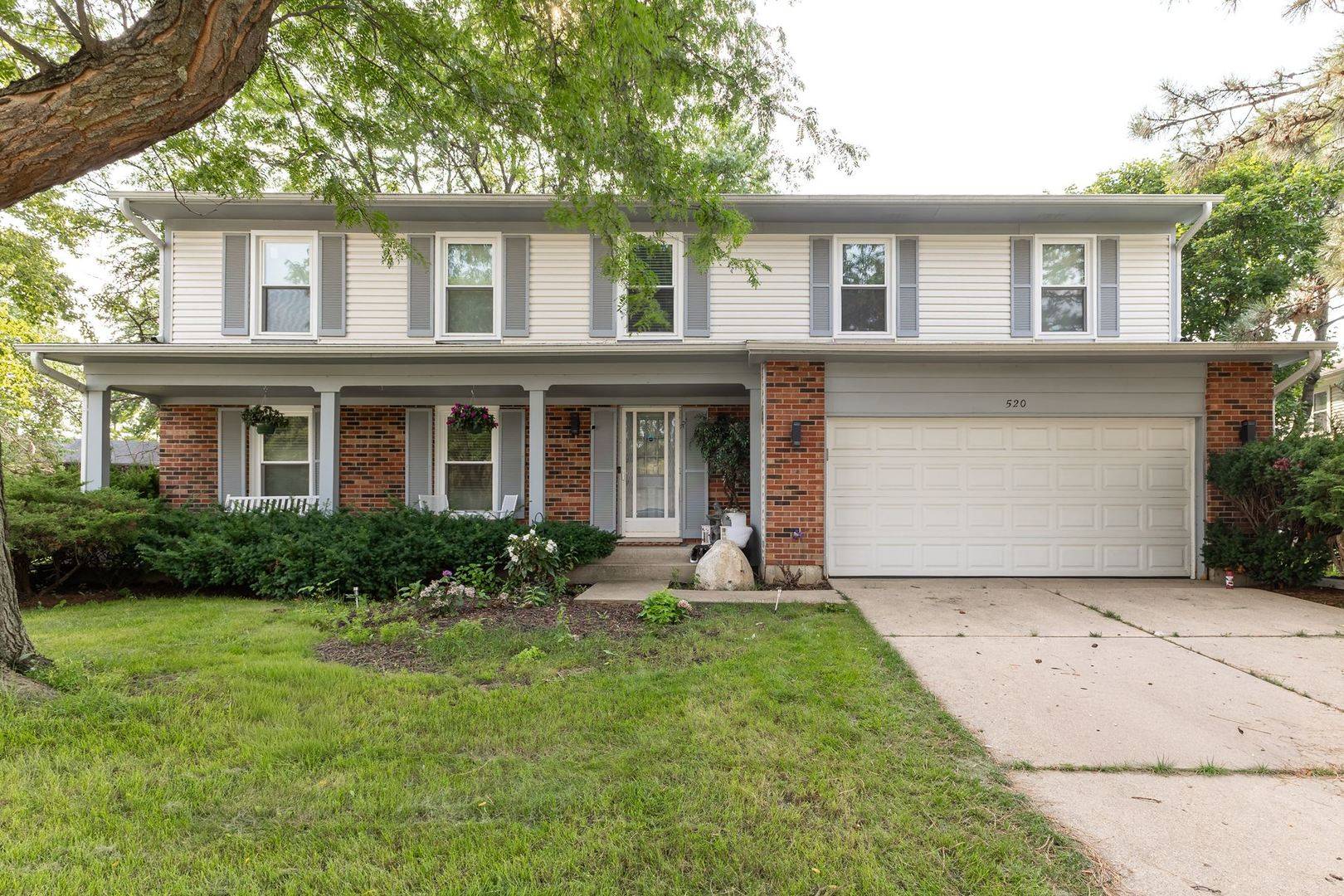 520 Highland Grove DR, Buffalo Grove, IL 60089
