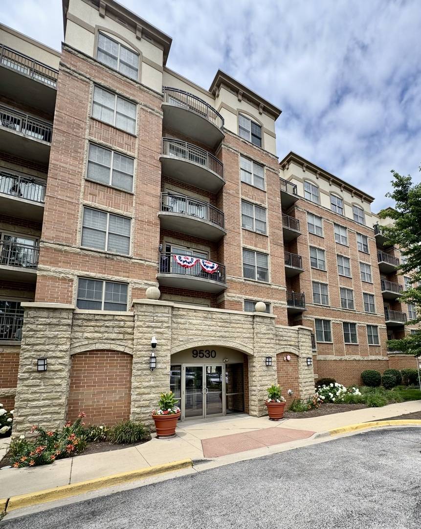 9530 Cook AVE #305, Oak Lawn, IL 60453