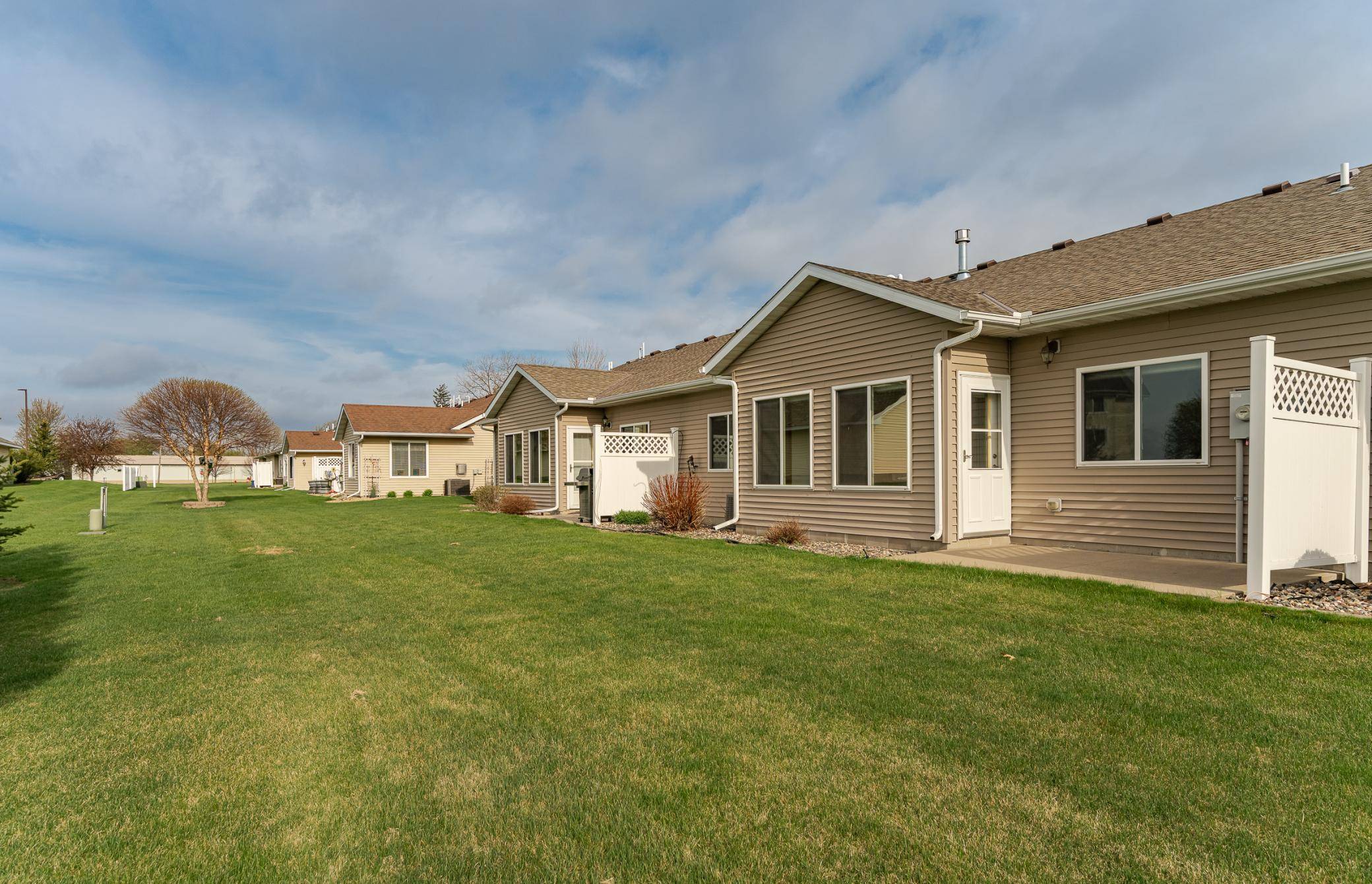 645 Ashley LN, Owatonna, MN 55060