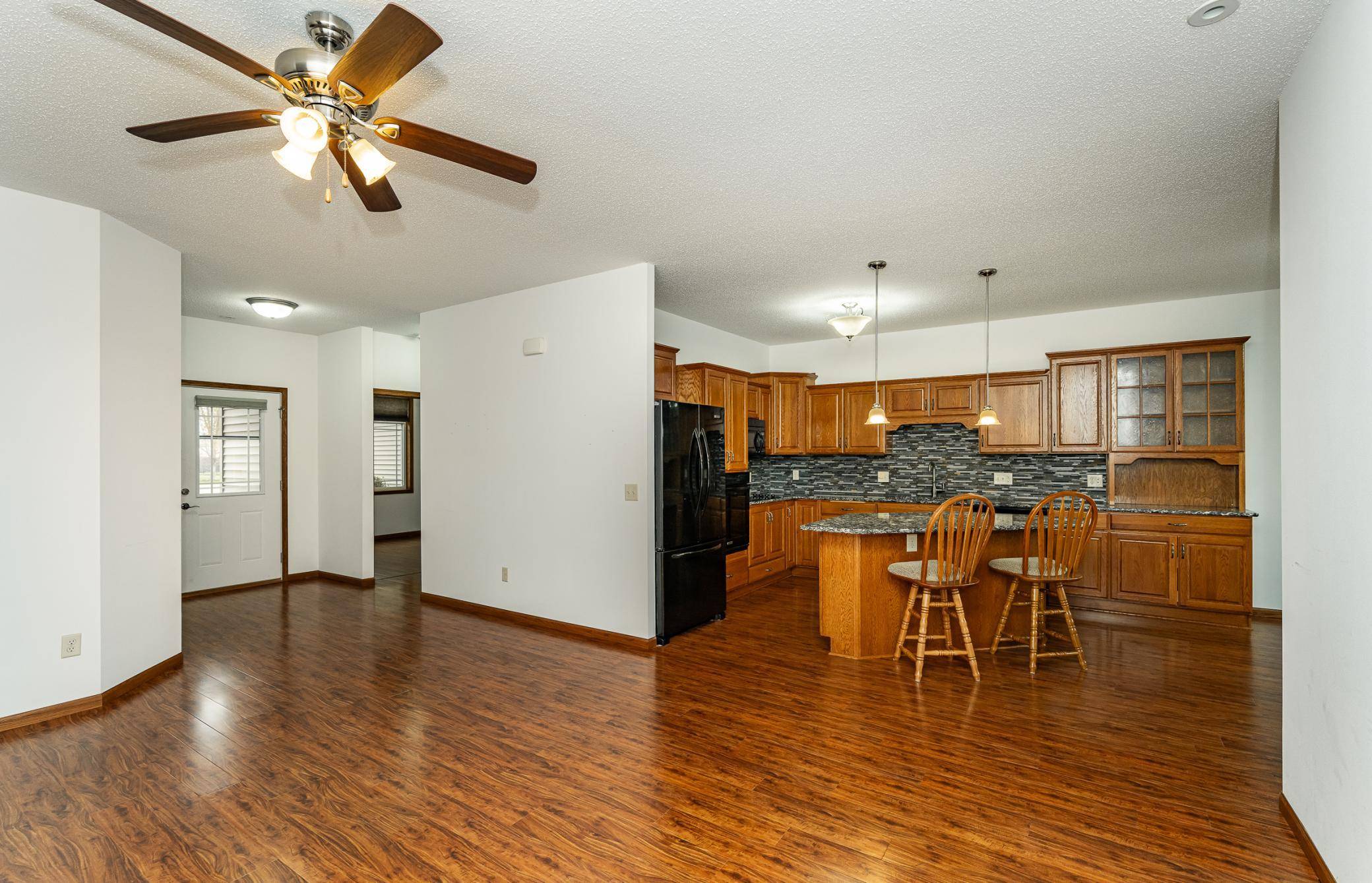 645 Ashley LN, Owatonna, MN 55060