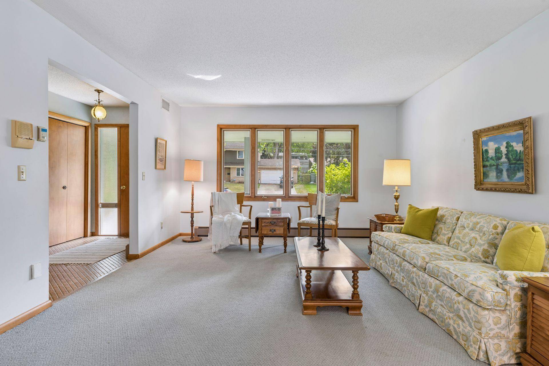 3845 Crystal Lake BLVD, Robbinsdale, MN 55422
