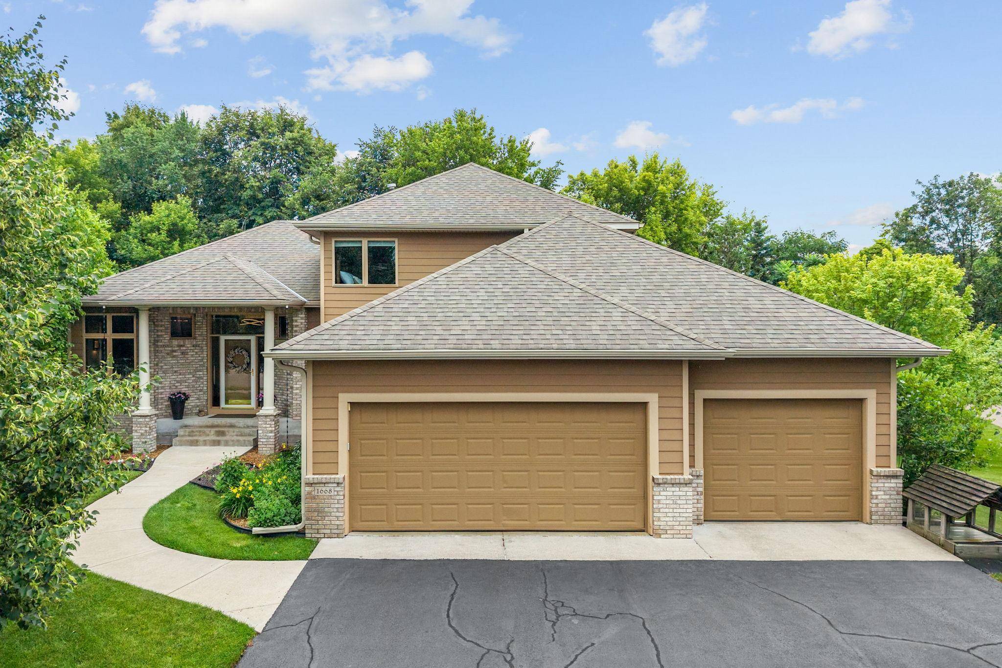 1668 Lakeland CIR, Centerville, MN 55038