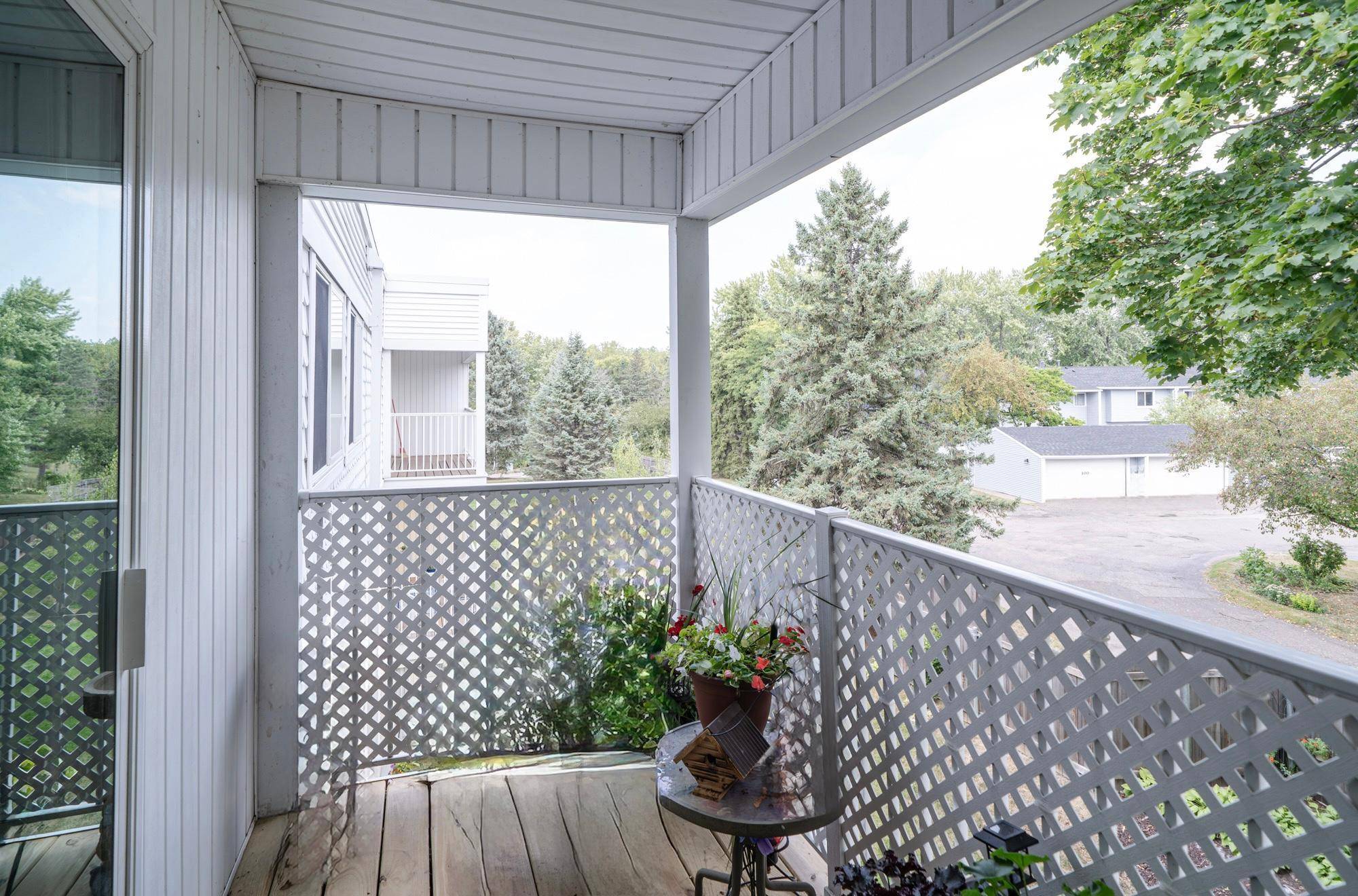 132 Demont AVE E #326, Little Canada, MN 55117