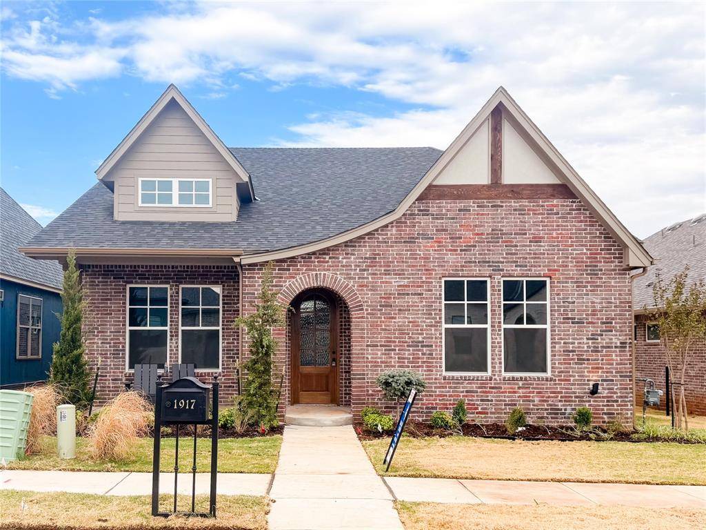 1917 Parkwood AVE, Edmond, OK 73034