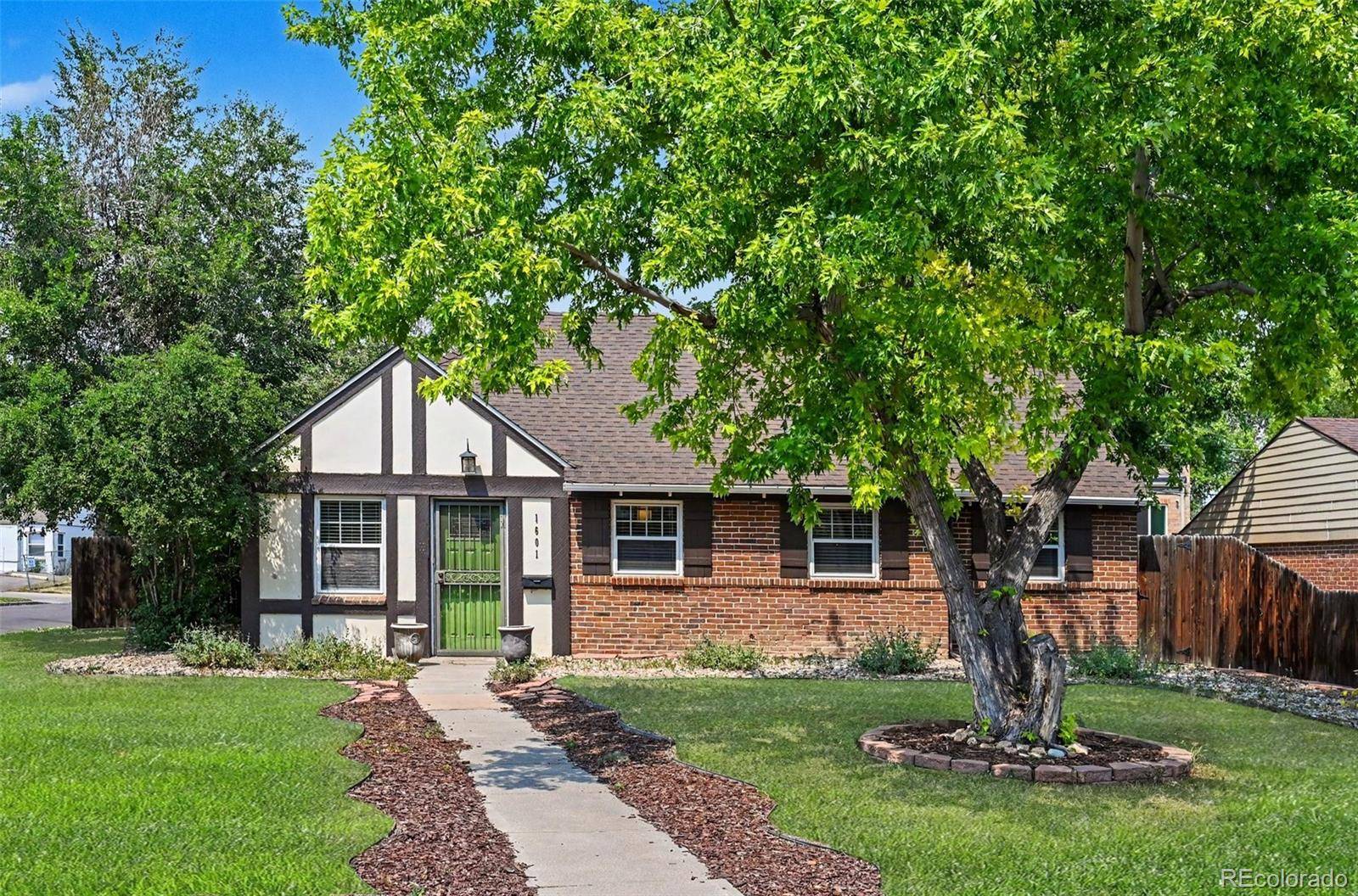 1601 Spruce ST, Denver, CO 80220