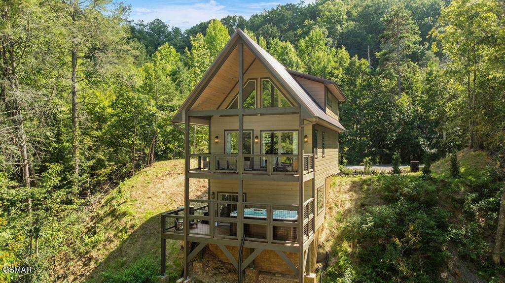 1920 Smoky Cove Road, Sevierville, TN 37876