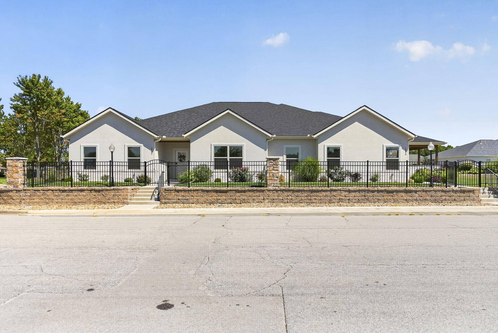 1908/1910 Buena Vista AVE, Carthage, MO 64836