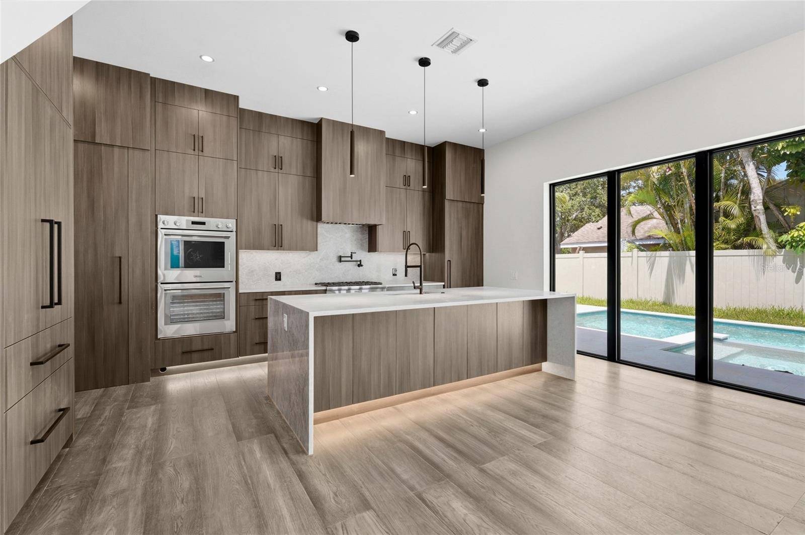 2604 SYDELLE ST, Sarasota, FL 34237