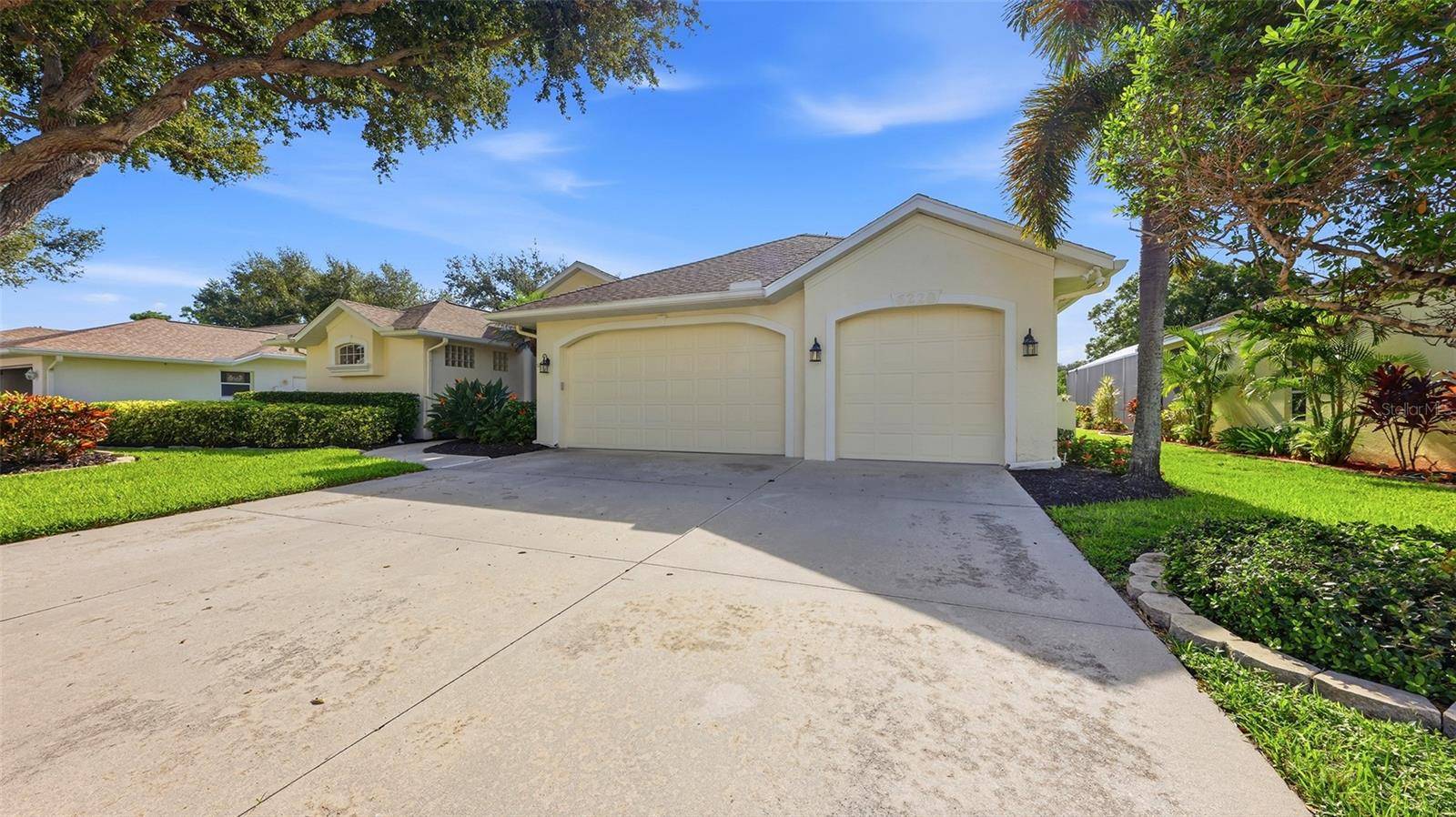 6228 AVENTURA DR, Sarasota, FL 34241