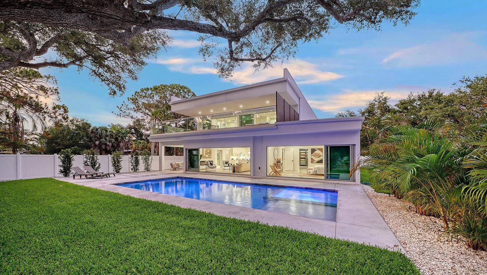 2050 EUCLID TER, Sarasota, FL 34239
