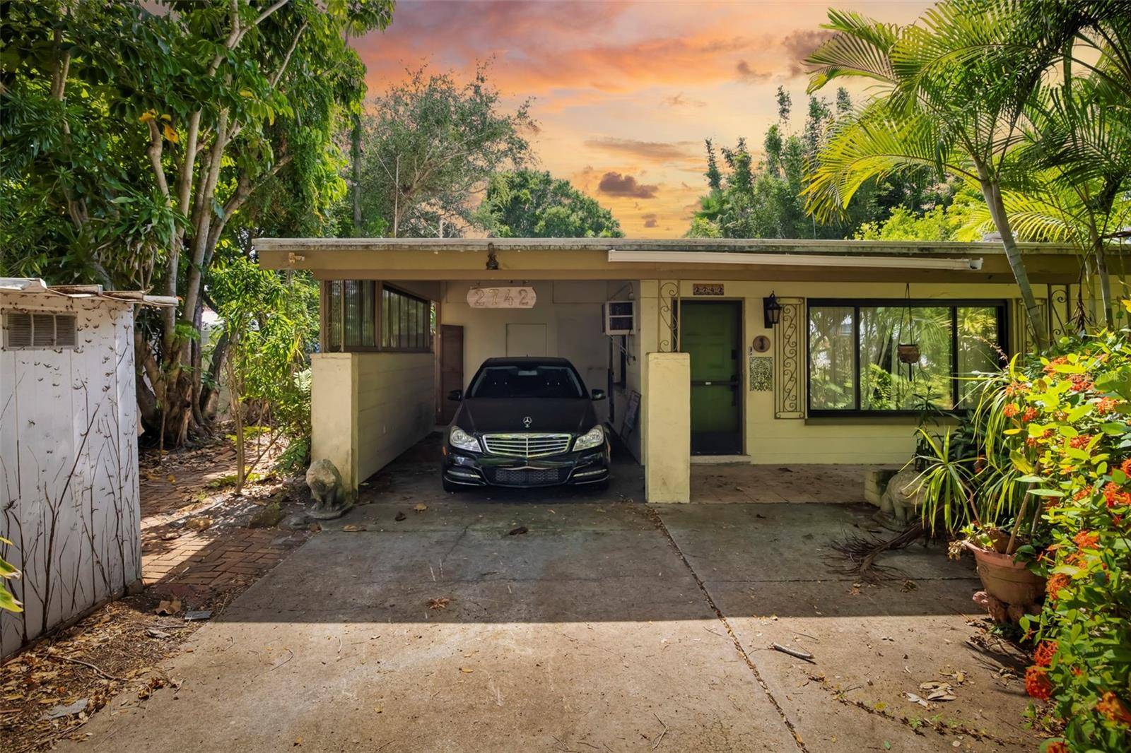 2742 S EAST AVE, Sarasota, FL 34239