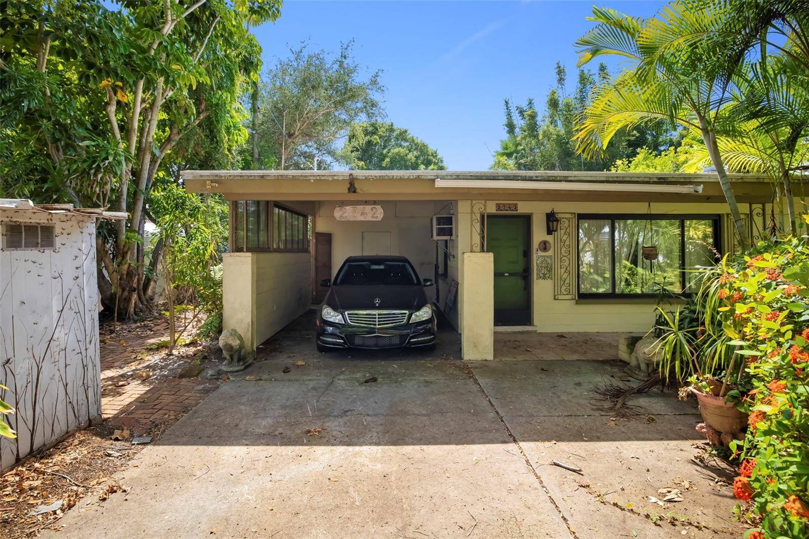 2742 S EAST AVE, Sarasota, FL 34239