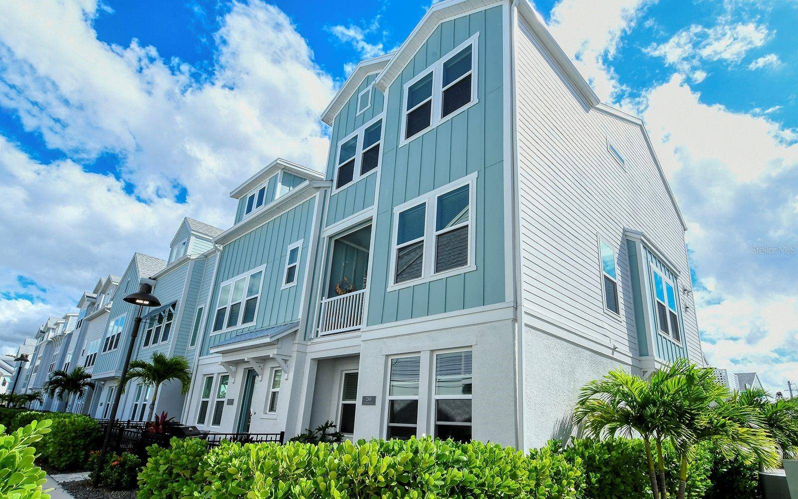 2300 LINDSTROM ST, Sarasota, FL 34237